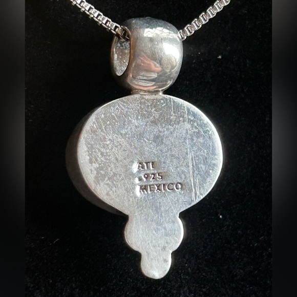 Vintage Mexico Sterling Silver Pendant with Natural Cats Eye Cabochon - Picture 4 of 11